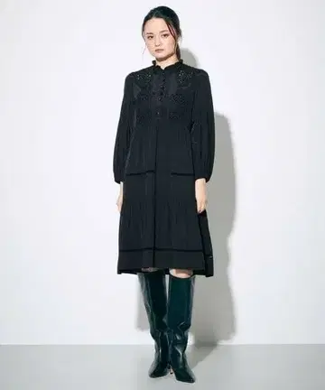 그레이스 콘티넨탈 핀턱 컷워크 튜닉