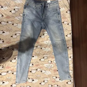 라이트 블루 스키니 데님