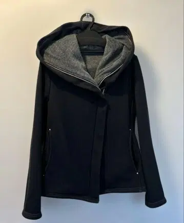 스콧 클럽 플리스 후드 부착 자켓 블랙 집업 자켓