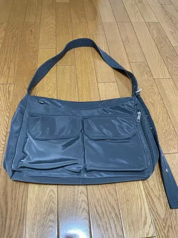 LOWRYSFARM 그레이 나일론 숄더백