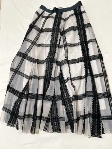 SNIDEL Sustaina 플로키 샤샤 스커트