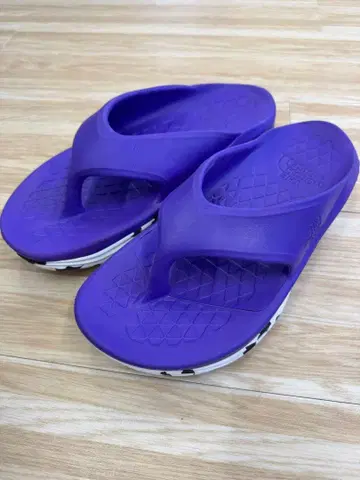 보라색 플립플랍