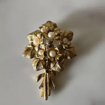 니나리치 꽃다발 디자인 브로치 펄 장식