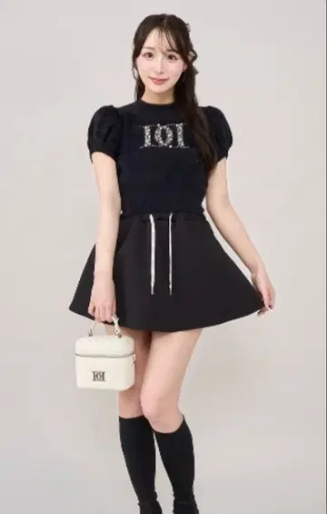 Darich 팬시 비즈 DD 로고 니트탑