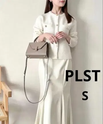 새상품급 플라스테 PLST 메리노울 가디건 골드 버튼 크루넥 아이보리