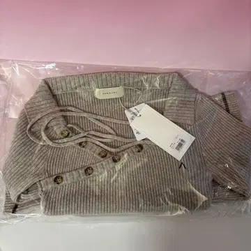 andmary Anita 버튼 니트 탑 베이지