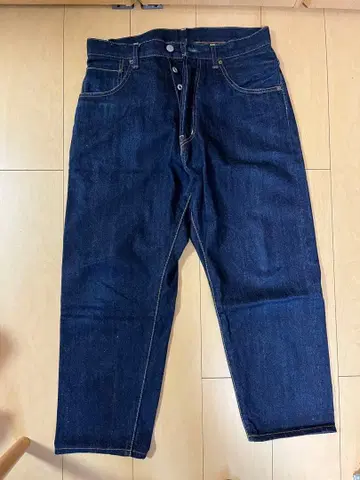 어반 리서치 도어스 다크 네이비 데님 버튼 플라이 셀비지 와이드 테이퍼드