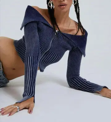 오프숄더 리브 니트 스웨터 네이비