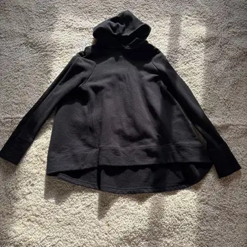 요리 백 플레어 후드티 블랙