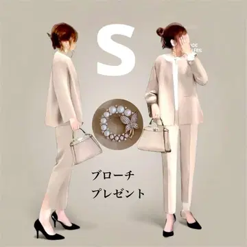 베이지 수트 셋업 브로치 포함