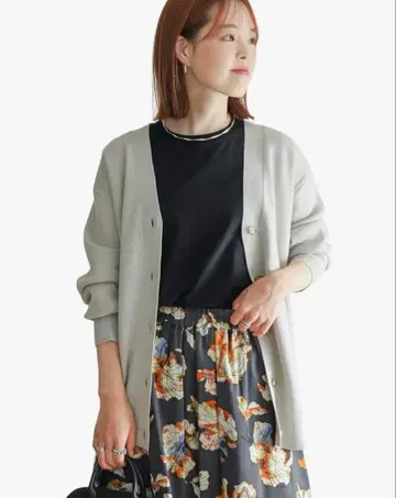 V넥 미들 가디건 어반 리서치 도어스