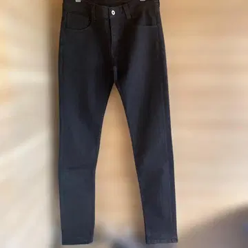 S117.19 NO iD. 블랙 스키니 팬츠