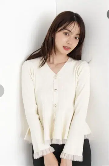 프로포션 마츠카와 호시 씨 착용 시어 절개 페플럼 니트 택 포함 새상품