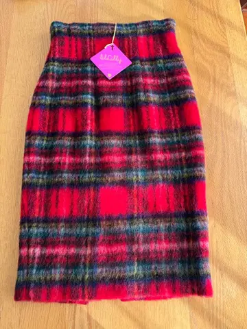 택 포함 새상품 lilLilly 빨간색 타탄 체크 스커트 사이즈 M