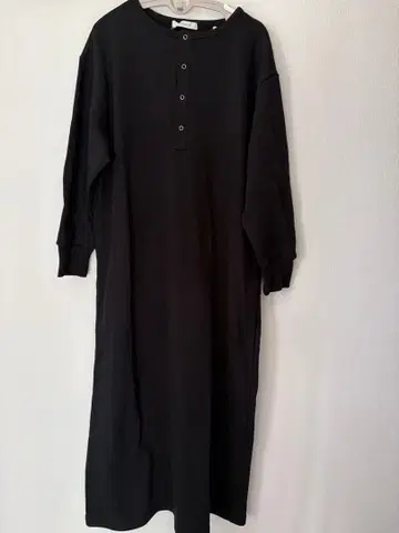 [ 택 포함 새상품 ] SIMPLICITE 헨리넥 롱 슬리브 원피스