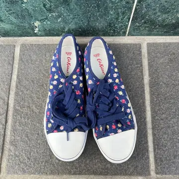 Cath Kidston 꽃무늬 스니커즈 네이비