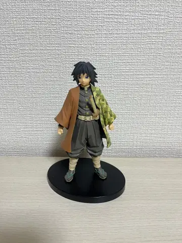 귀멸의 칼날 토미오카 기유 피규어