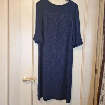 네이비 플레어 소매 레이스 드레스