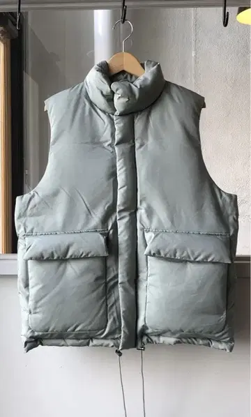 오라리 LIGHT FINX POLYESTER DOWNVEST