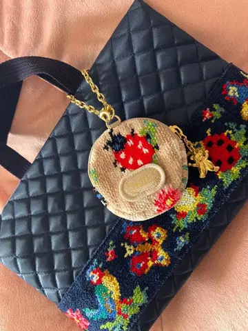 페이러 참 파우치 하이디 새상품급 깨끗함