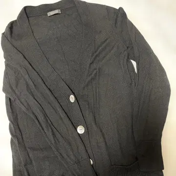 새상품급 UNITED ARROWS 블랙 V넥 가디건