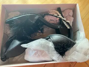 앙크루즈 반짝이는 페더 뮬 블랙