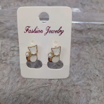 고양이 모티브 스터드 귀걸이