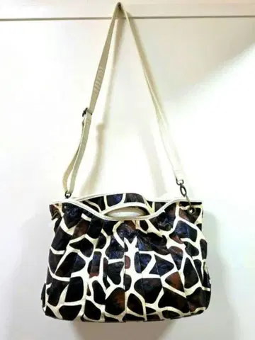 [ 미사용품 ] 지라프 패턴 숄더백