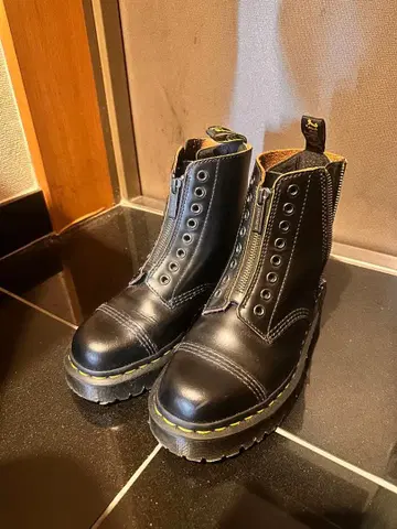 닥터마틴 1460 BEX LL 8홀 부츠 UK5