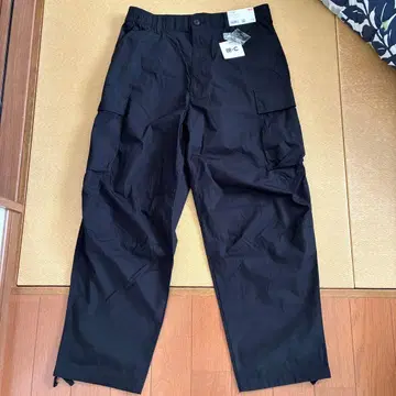 ( 미사용 새상품 ) 유니클로시 와이드 핏 카고 팬츠 09 BLACK L