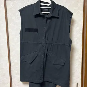 블랙 슬리브리스 밀리터리 자켓