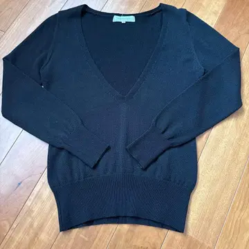 M-PREMIER 블랙 V넥 스웨터 36