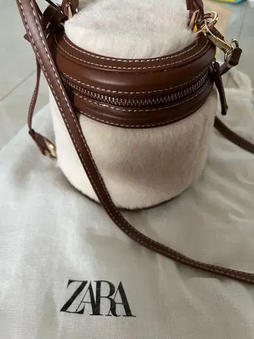 ZARA 퍼와 가죽 숄더백