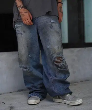 FR(13)NDS 데미지 가공 와이드 레그 데님 팬츠 (밑단 수선 있음)