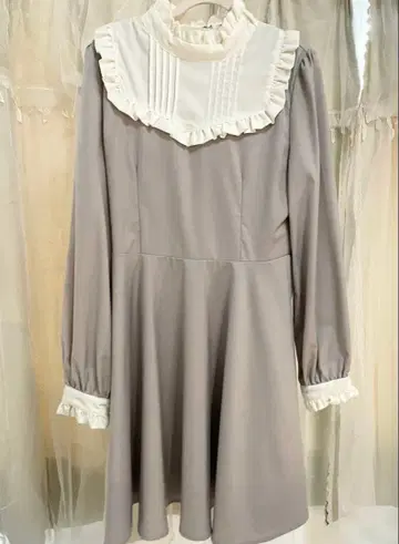 [ 허니시나몬 ] 그레이 프릴 옷깃 A 라인 원피스