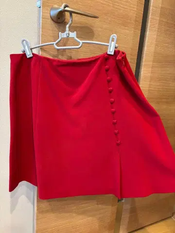 탈라자몽 빨간색 플레어 스커트 44