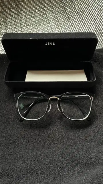 JINS 보스턴형 안경 블랙 프레임 케이스 포함