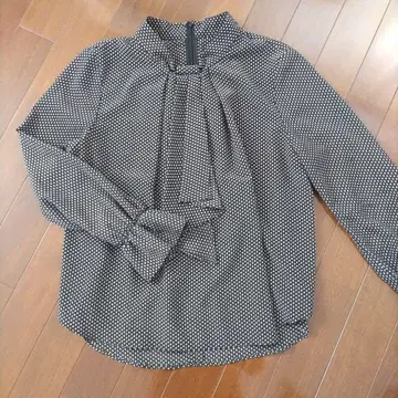 새상품급 쉽스 코몬 무늬 보타이 블라우스 드레이프감 올 패턴