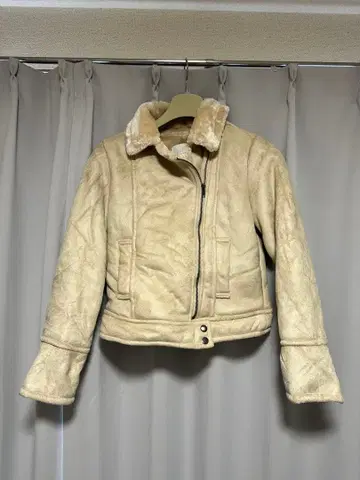 [ GYDA ] 새상품급 베이지 인조 모피 숏 무스탕 코트