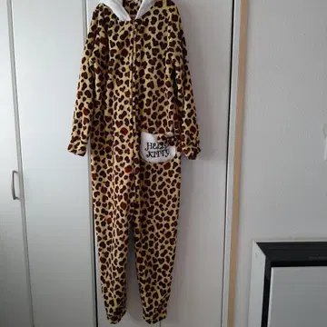 헬로키티 레오파드 무늬 룸웨어 L사이즈