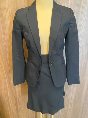 [ only ] 네이비 스트라이프 수트 상하의