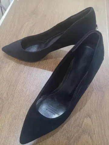 블랙스웨이드 스틸레토 하이힐