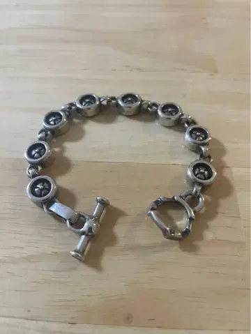 트래비스 워커 말리부 크로스 팔찌