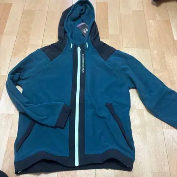 UNDER ARMOUR 후드티 MD 사이즈