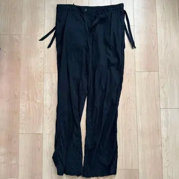 ISSEY MIYAKE 블랙 와이드 팬츠 사이드 스트랩 포함