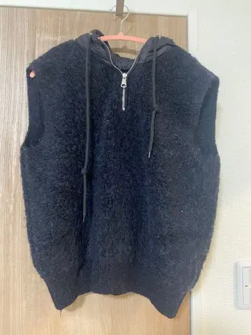 여성용 블랙 베스트 후드 부착