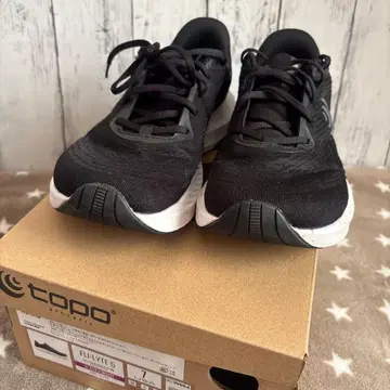 Topo FLI-LYTE 5 러닝화 7