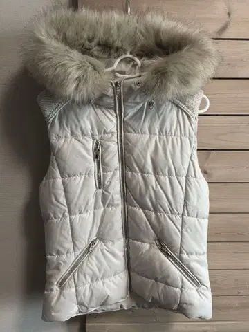 ZARA 아이보리 퀼팅 다운 베스트 M