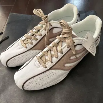 Dragon Beard 스니커즈 화이트/베이지 28cm 미사용 한정판