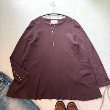 비어즐리 긴팔 니트 풀오버 플레어 실루엣 브라운